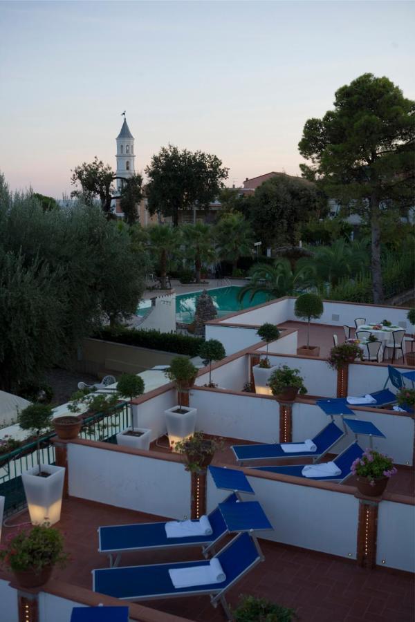 Hotel Ristorante Cavaliere Scario Exterior foto
