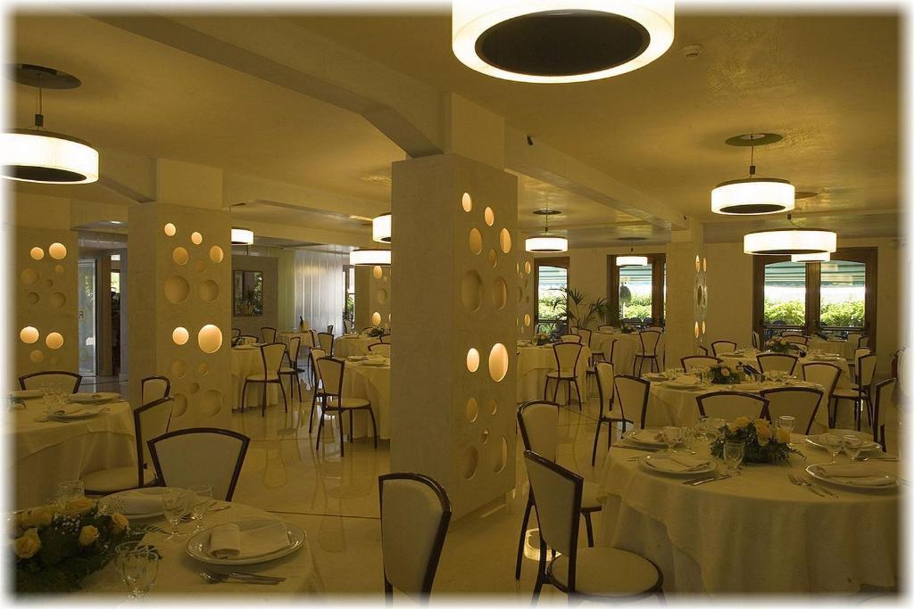 Hotel Ristorante Cavaliere Scario Exterior foto