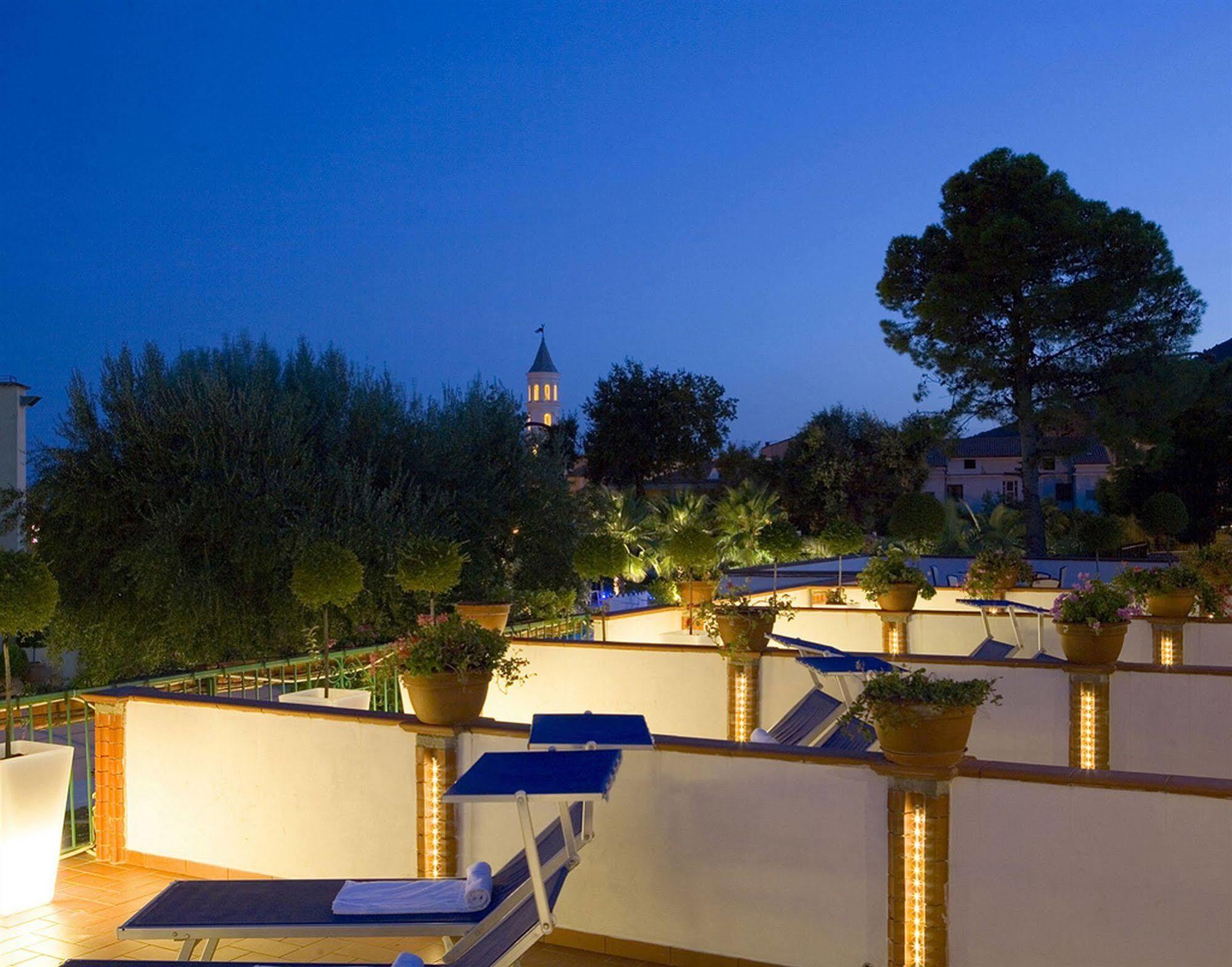 Hotel Ristorante Cavaliere Scario Exterior foto